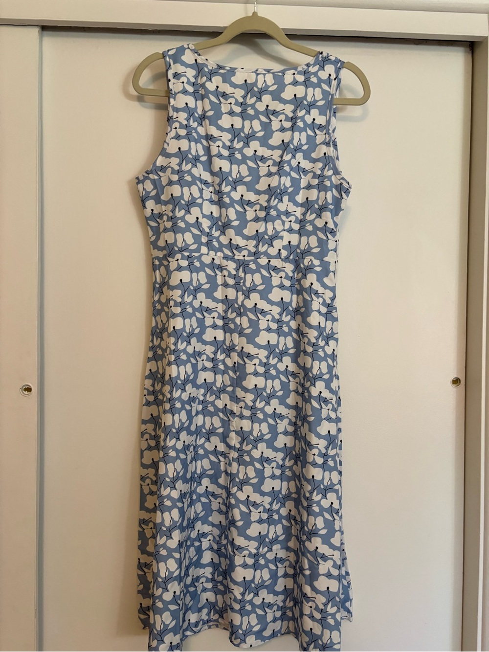 Sleeveless Blue and White Floral A-Line Dress - Picture 3 of 4